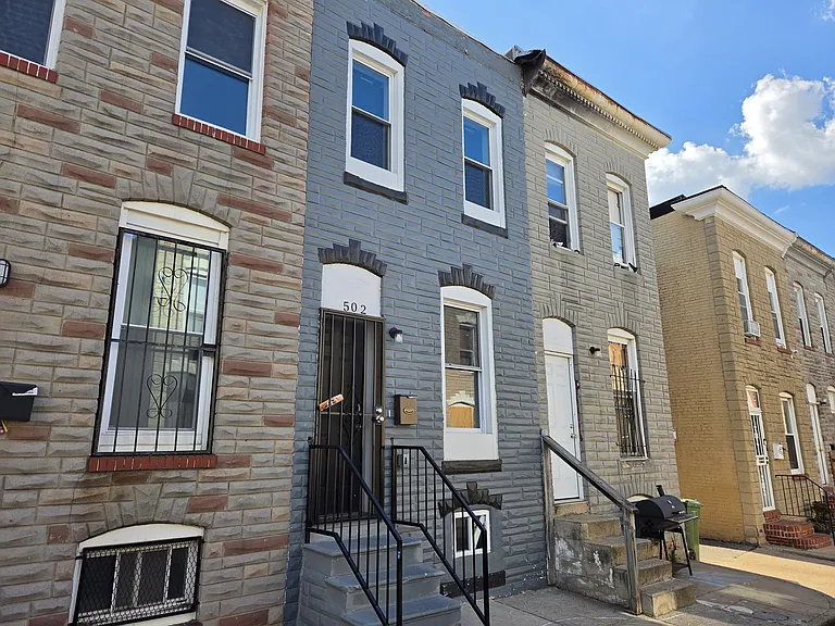 500 N Port St — Photo 1