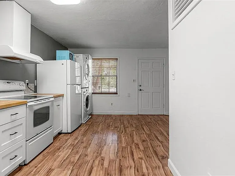 904 NW 14th Ave #B — Photo 8