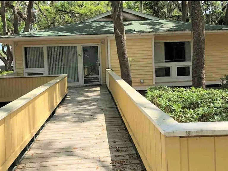 615 Executive Golf Villas #B — Photo 5