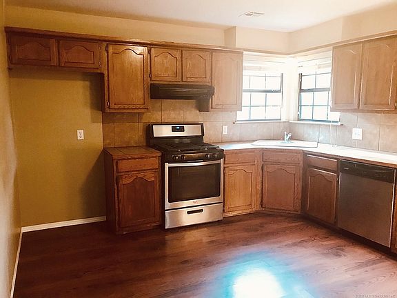 2nd image of 1518 Trenton Cir