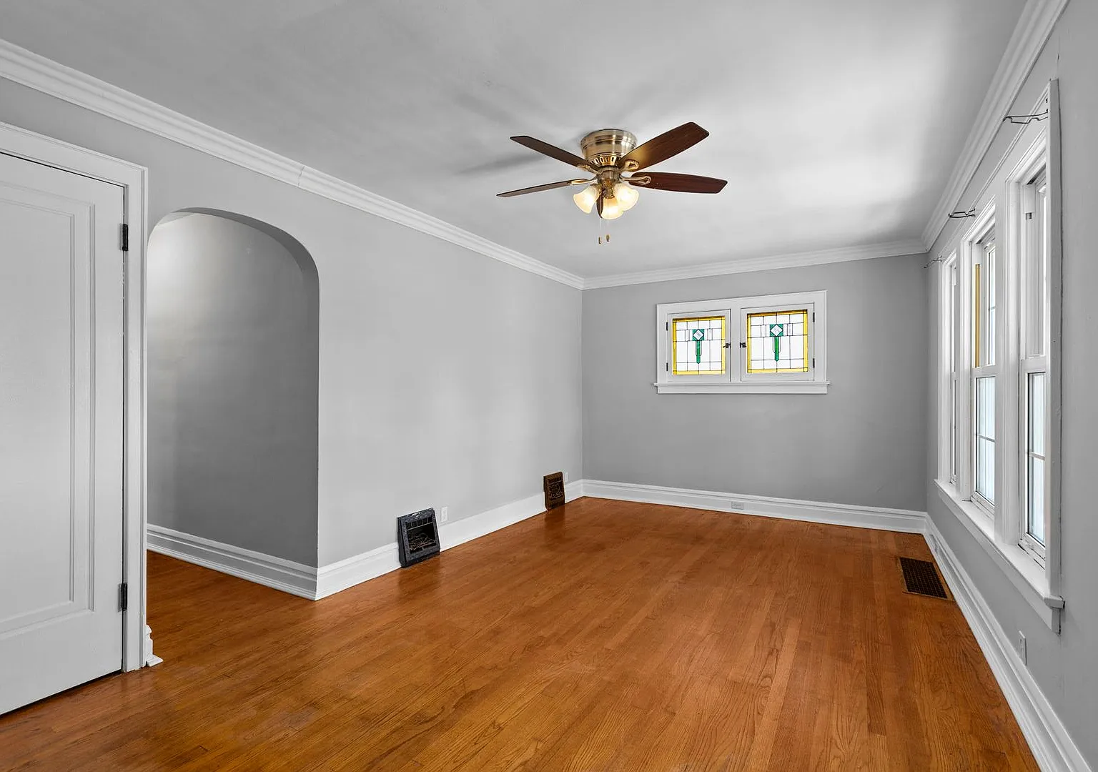 2 bed, 1.0 bath, $1,999 — Photo 4