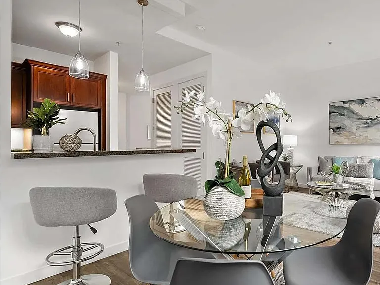 88 Townsend St #303 — Photo 3