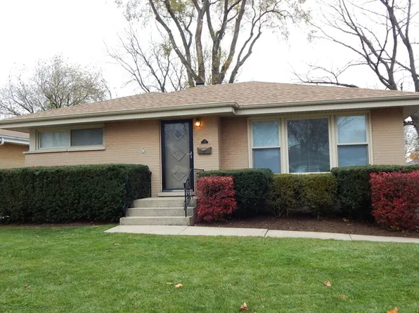 132 Rosemont Ave, Roselle, IL 60172