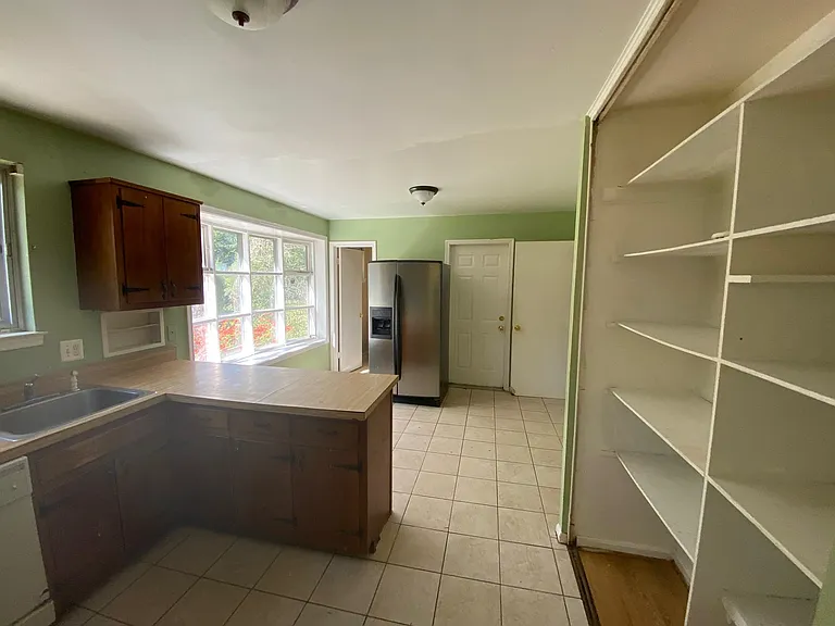 5506 Southampton Dr — Photo 6
