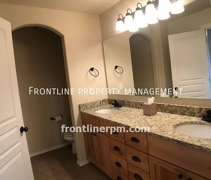 572 S Blue Pine Ln — Photo 8