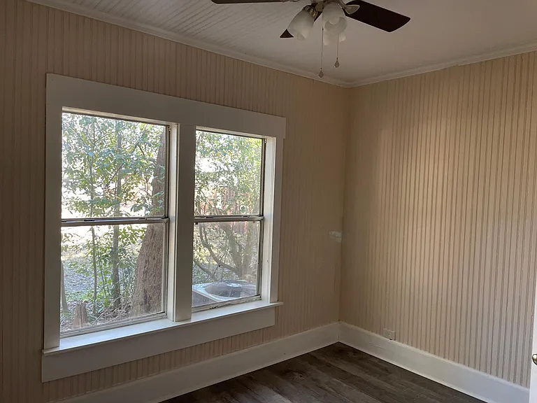 902 E Barnard St — Photo 11