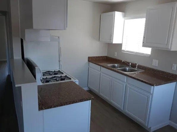 411 W Century Blvd, Lodi, CA