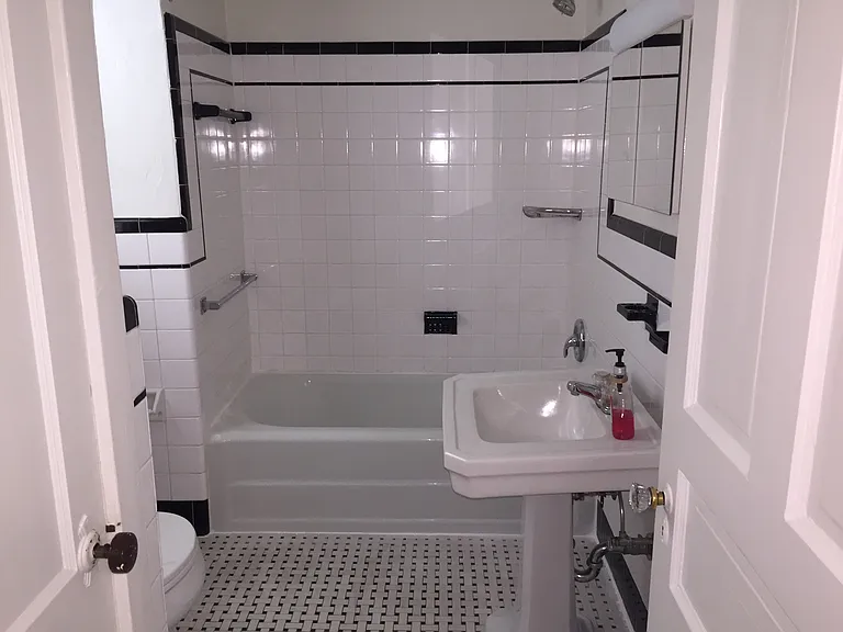 339 Wanamaker Ave #1 — Photo 7