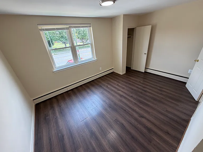 7908 Castor Ave — Photo 11
