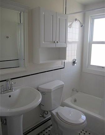 3rd image of 18 Newbury Ave APT 11