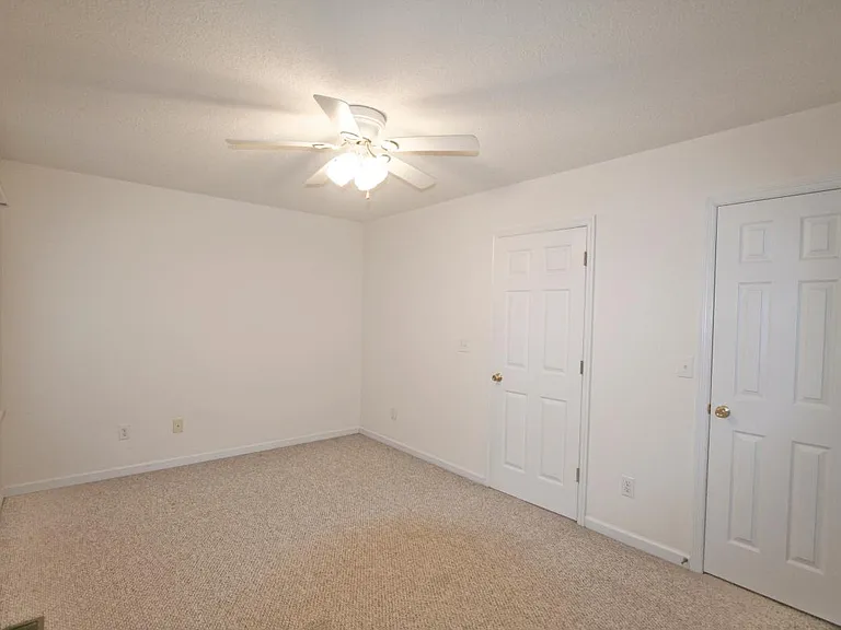 103 W Ivybridge Dr — Photo 13