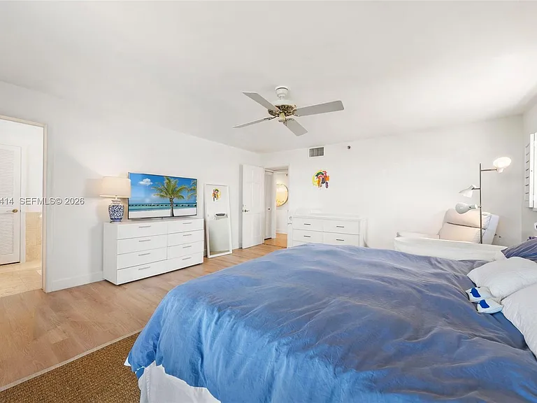 2575 S Bayshore Dr #11B — Photo 14