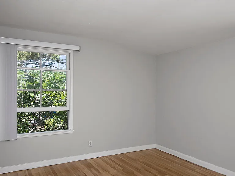 652 Orange Grove Ave — Photo 16