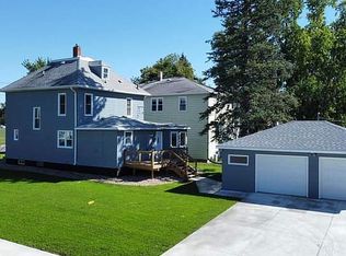 220 5th St SW, Pipestone, MN 56164