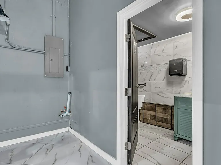 108 N Lafayette St #108 — Photo 17