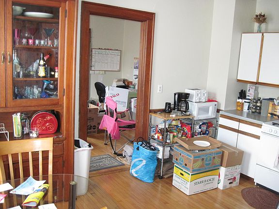 4th image of 3078 N Fratney St APT 4