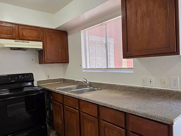 3rd image of 521 S Maryland Pkwy Unit A02