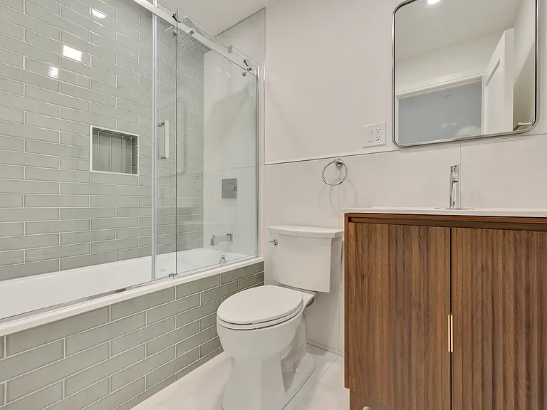 1107 Jefferson Ave #1 — Photo 5
