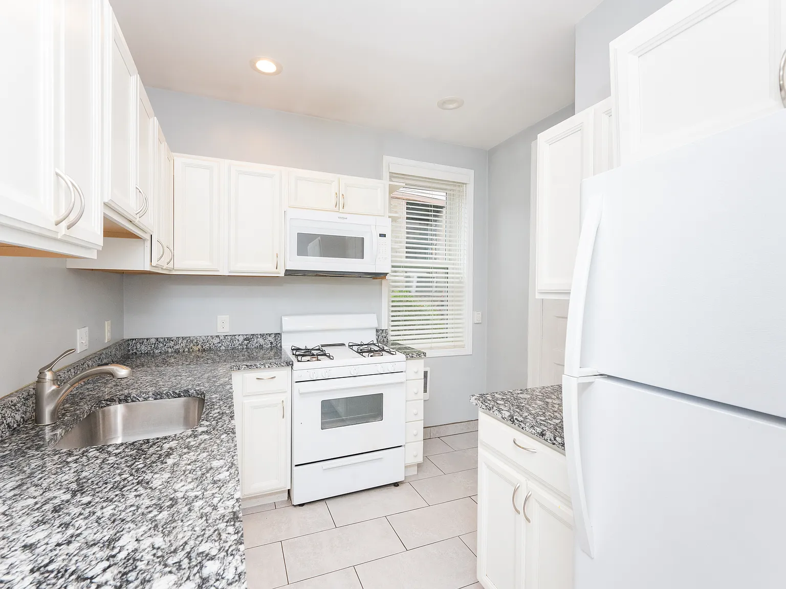 3 bed, 1485 sqft, $1,950 — Photo 2