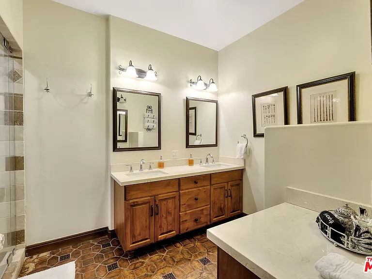 3425 Oak Glen Dr — Photo 39