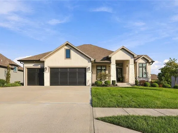 2908 NE 102nd St, Kansas City, MO 64155