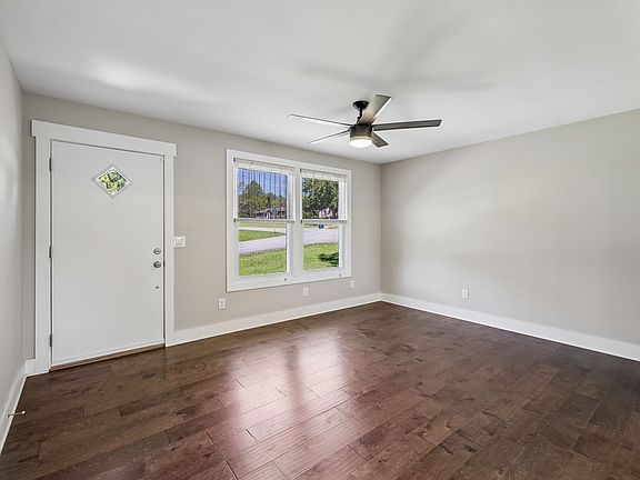 4th image of 401 Bluebird Ln