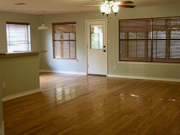5th image of 1002 Elmwood Cv