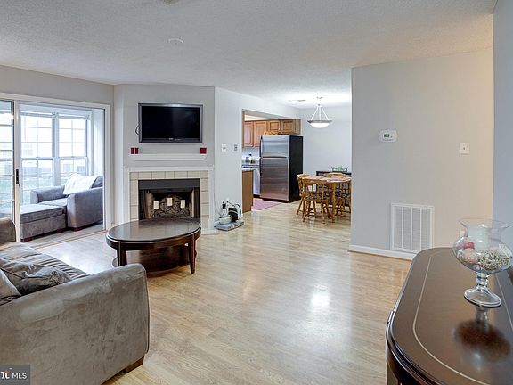3rd image of 12108 Green Ledge Ct APT 202