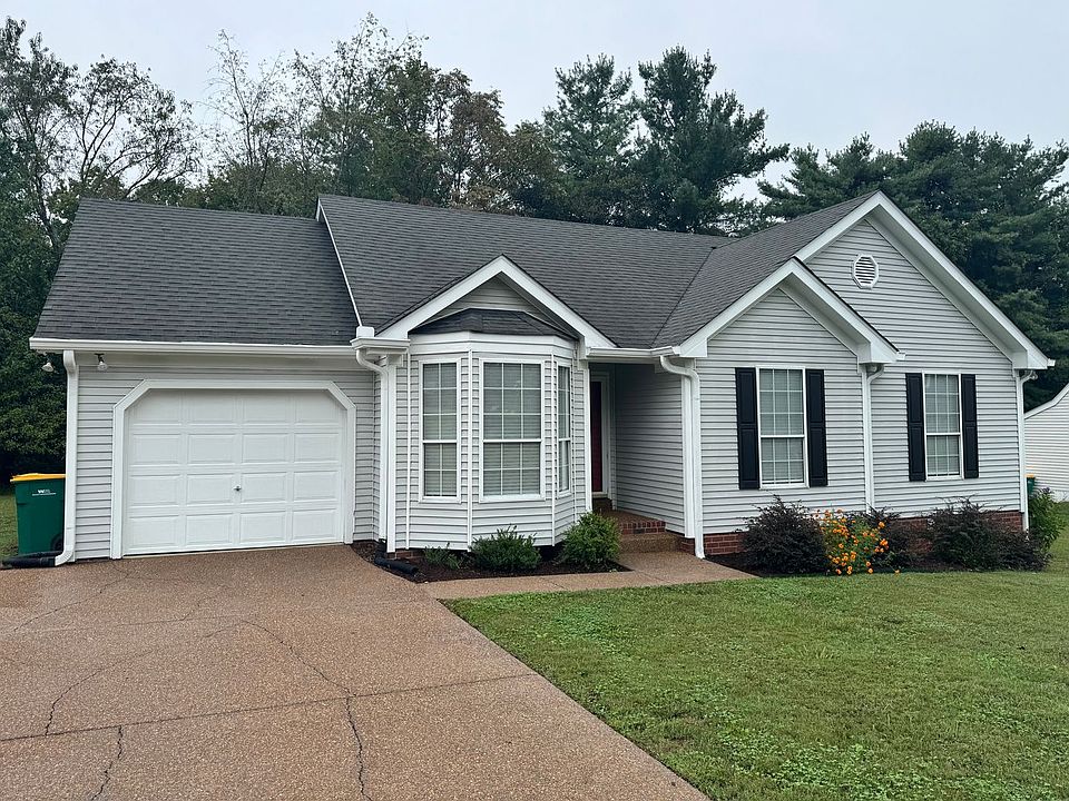 1st image of 2868 Maple Cir