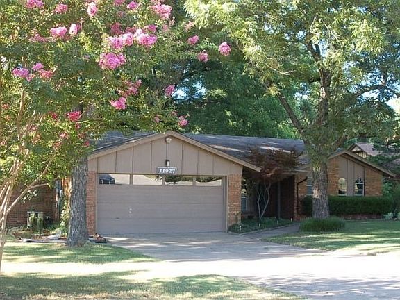 Front (new exterior paint and landscaping in Spring of 2010)