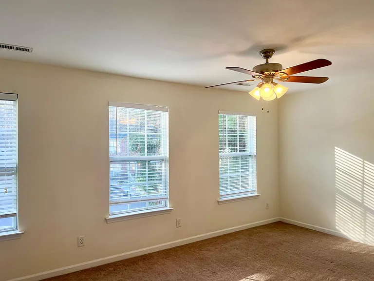 108 Climbing Ivy Ct — Photo 12