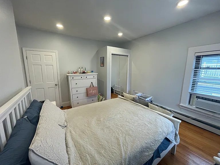 176 W 6th St #3 — Photo 7