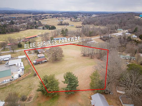 5th image of 7958 Blue Springs Pkwy