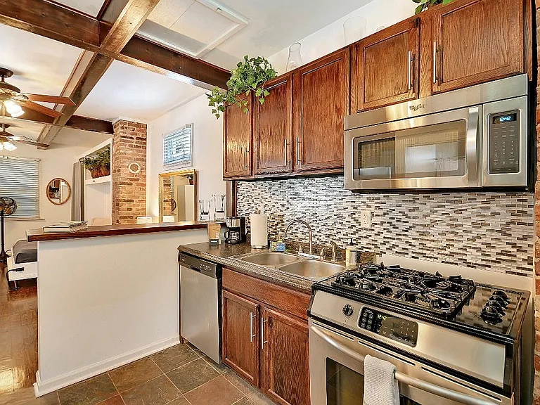 47 Kennedy St #1 — Photo 3