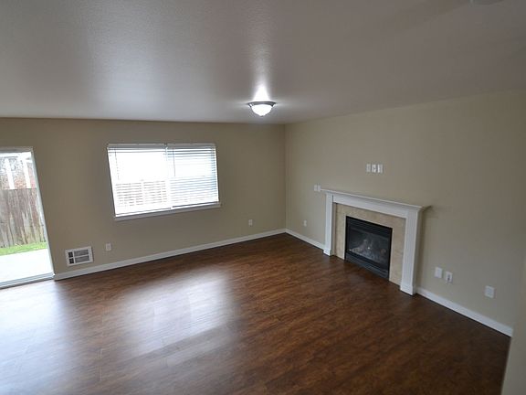3rd image of 8526 61st Pl NE