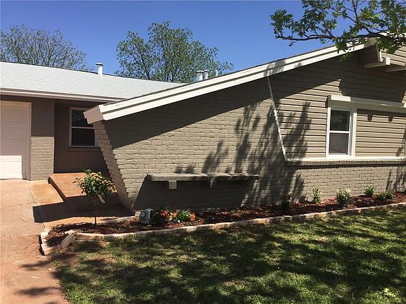 3rd image of 1601 Beechwood Ln