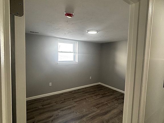 5th image of 94 Whitfield St Suite 1