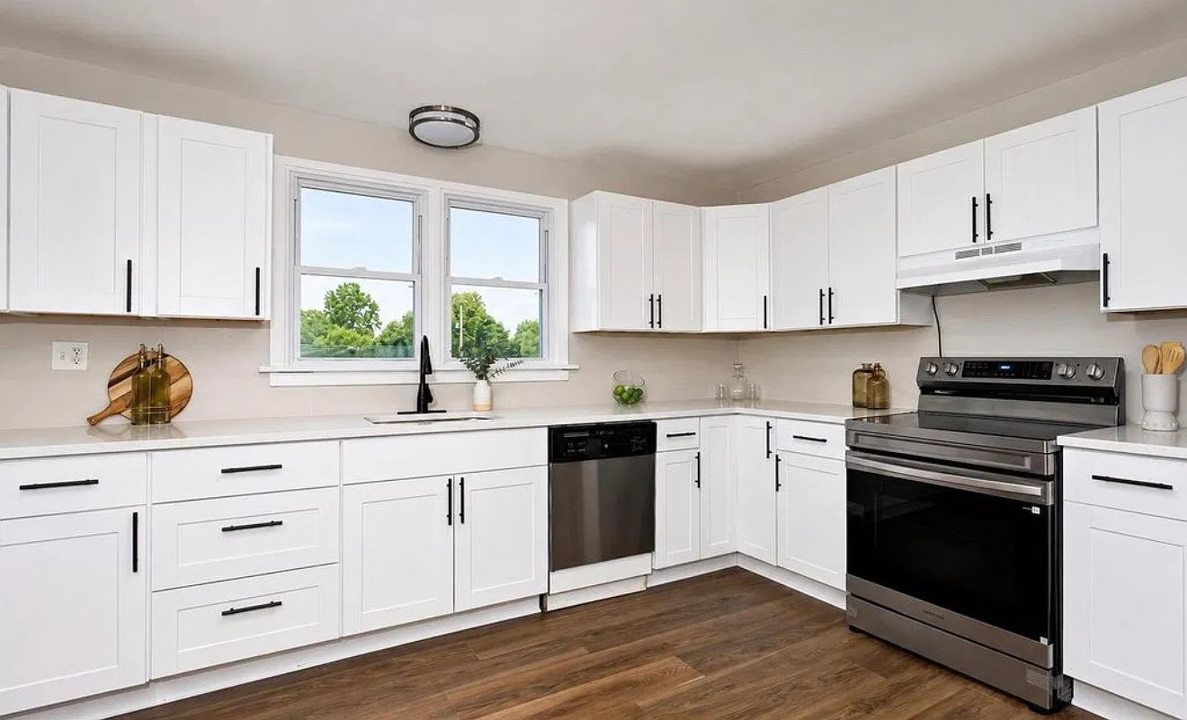 5 bed, 3280 sqft, $2,750 — Photo 3