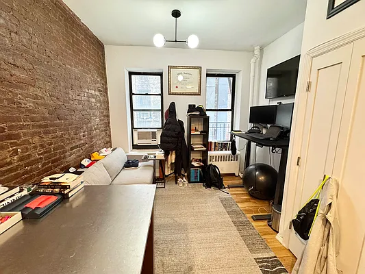 Rented by J PRESTON AND ASSOCIATES INC | media 5