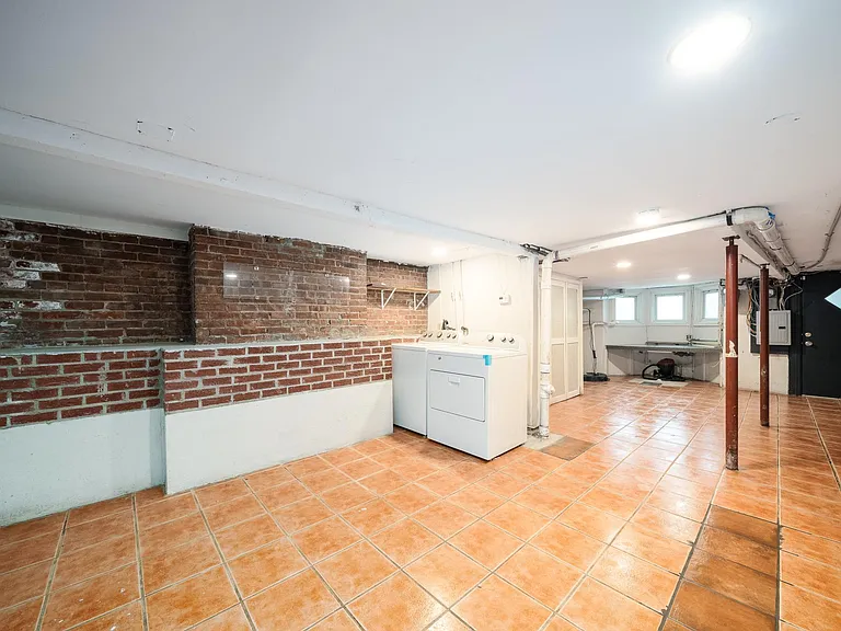 28 Jones St — Photo 22
