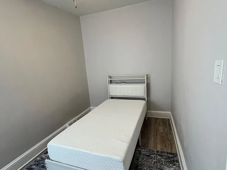 2048 N Darien St — Photo 15