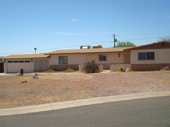 3rd image of 2827 E Voltaire Ave