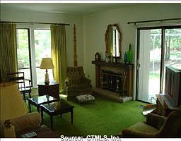 3rd image of 8 Woods Hollow Ct