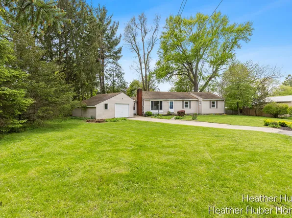 914 Foster Ct NE, Grand Rapids, MI 49505