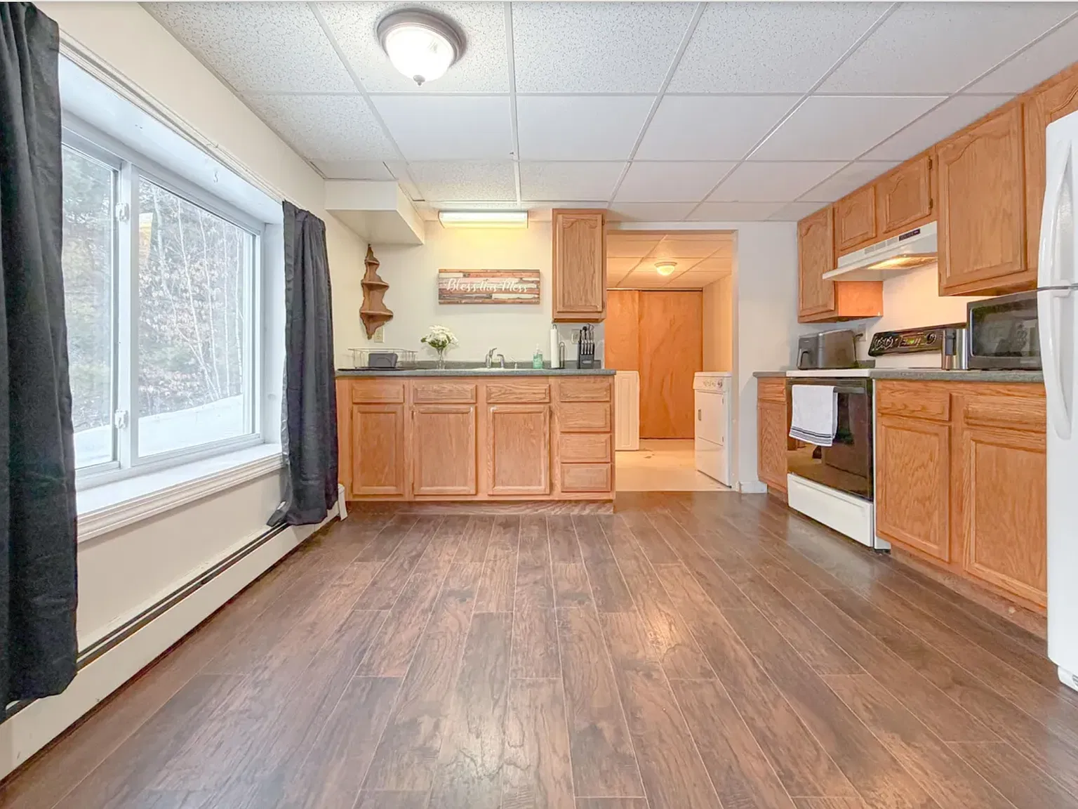 1 bed, 1100 sqft, $1,700 — Photo 2