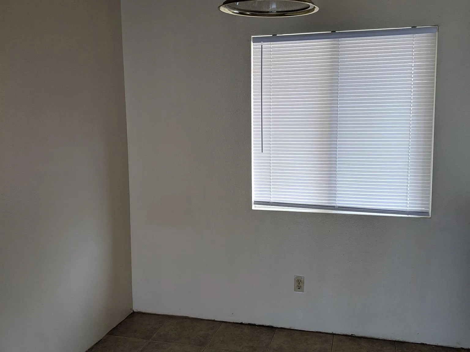1 bed, 950 sqft, $1,295 — Photo 2