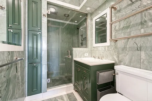 Sold by Sloane Square | media 28