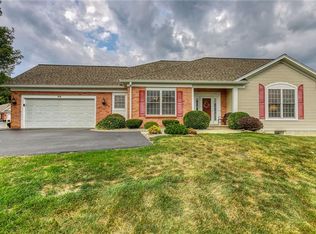 66 Onyx Dr, Penfield, NY 14526