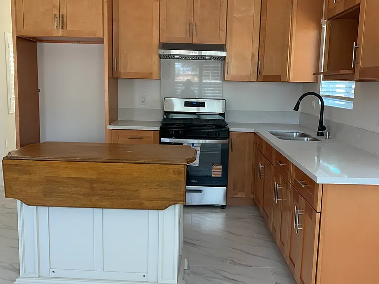 10157 Parkdale Ave — Photo 3