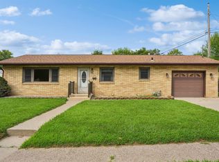 515 Maplewood Ct, Dubuque, IA 52001
